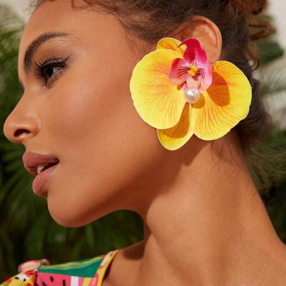 She’s Blooming💐 in 2025💛 Earrings